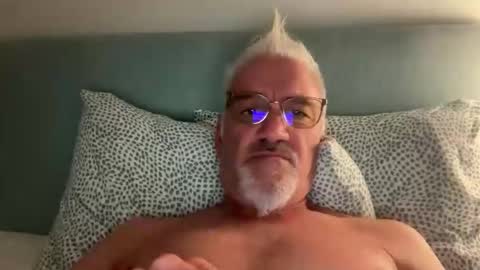 Snapshot of jewlronny chatting on 15, 10, 2025 jewlronny online show from 15, 10, 2025