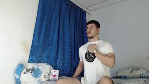 Snapshot of jeycob_happy97 chatting on 4, 2, 2025 Juan David online show from 4, 2, 2025