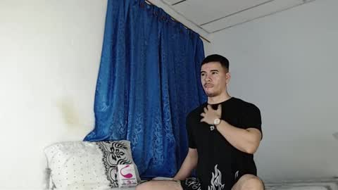 Snapshot of jeycob_happy97 chatting on 7, 2, 2025 Juan David online show from 7, 2, 2025