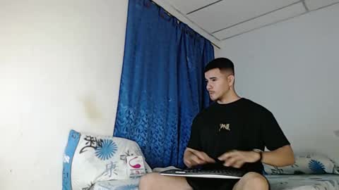 Snapshot of jeycob_happy97 chatting on 13, 2, 2025 Juan David online show from 13, 2, 2025