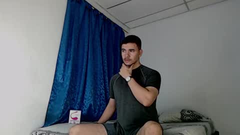 Snapshot of jeycob_happy97 chatting on 3, 3, 2025 Juan David online show from 3, 3, 2025