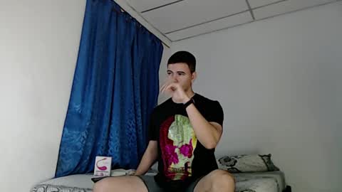 Snapshot of jeycob_happy97 chatting on 8, 3, 2025 Juan David online show from 8, 3, 2025