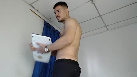 Snapshot of jeycob_happy97 chatting on 11, 10, 2025 Juan David online show from 11, 10, 2025