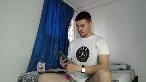 Snapshot of jeycob_happy97 chatting on 5, 11, 2025 Juan David online show from 5, 11, 2025