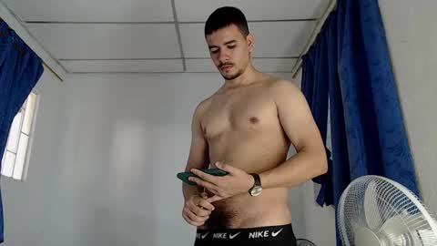 Snapshot of jeycob_happy97 chatting on 7, 11, 2025 Juan David online show from 7, 11, 2025