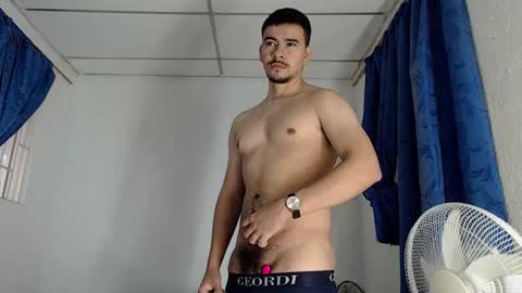 Snapshot of jeycob_happy97 chatting on 23, 11, 2025 Juan David online show from 23, 11, 2025