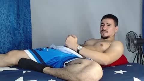 Snapshot of jeycob_happy97 chatting on 5, 6, 2026 Juan David online show from 5, 6, 2026