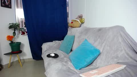 Snapshot of jezabel_purple chatting on 21, 11, 2025 Camila online show from 21, 11, 2025