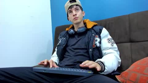 Jheampiero online show from 2, 2, 2026