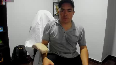 Snapshot of jhonatan_morales_s chatting on 8, 7, 2026 jhonatan_morales_s online show from 8, 7, 2026