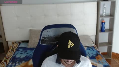 Snapshot of jhontorres018 chatting on 24, 10, 2025 jhontorres018 online show from 24, 10, 2025