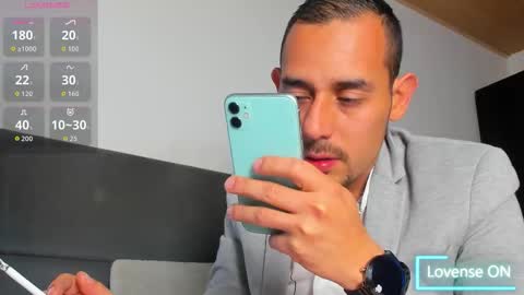 Jhony Alzate online show from 27, 2, 2026