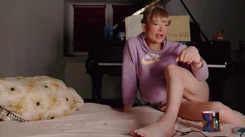 Anya online show from 4, 3, 2026