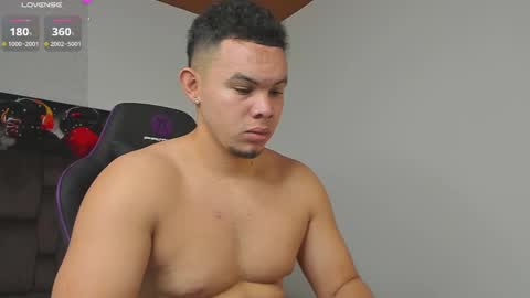 Jhonatan80  online show from 17, 2, 2025