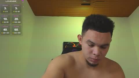 Jhonatan80  online show from 28, 10, 2025