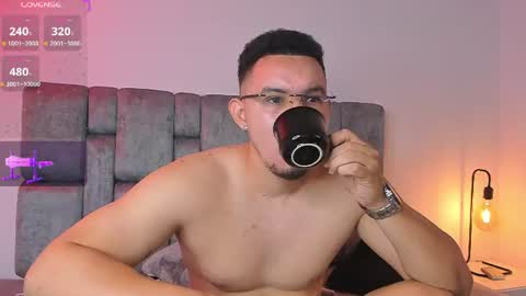 Snapshot of jhotta_foxx chatting on 26, 6, 2026 Jhonatan80 online show from 26, 6, 2026