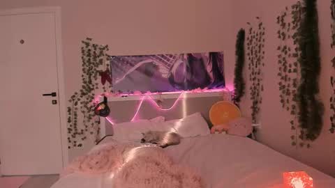 yuna online show from 5, 12, 2025