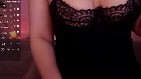 jia_lisaa online show from 5, 10, 2025