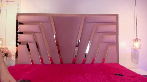 Jiggly online show from 12, 11, 2025