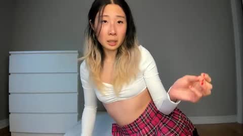 Jiwoo online show from 25, 3, 2026