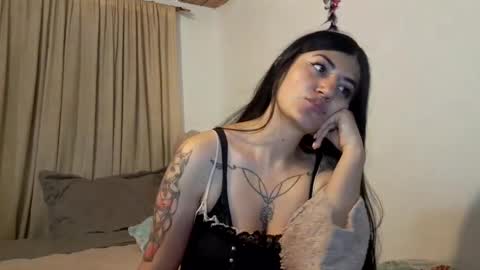 Snapshot of jjodie__ chatting on 3, 12, 2025 luuuuuuuuuu online show from 3, 12, 2025