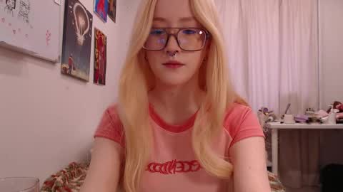 joan_kiss online show from 24, 10, 2025