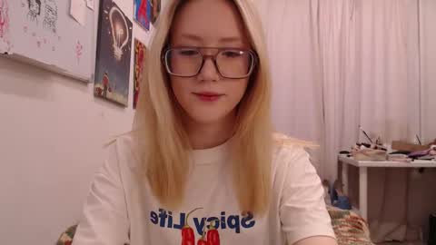 joan_kiss online show from 28, 11, 2025