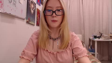 joan_kiss online show from 17, 12, 2025