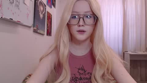 joan_kiss online show from 5, 3, 2026