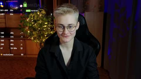 Snapshot of joan_night chatting on 28, 4, 2026 J online show from 28, 4, 2026