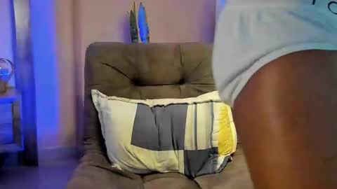 Snapshot of joan_saenz chatting on 12, 3, 2025 JOAN SAENZ online show from 12, 3, 2025