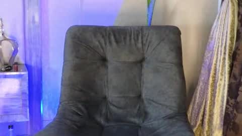 JOAN SAENZ online show from 4, 11, 2025