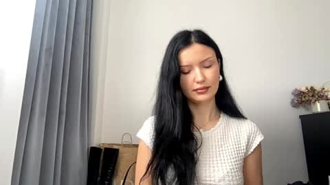 Joan online show from 23, 4, 2026