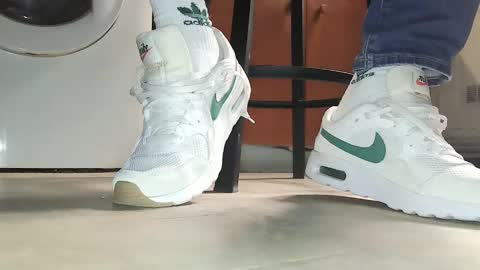 GUILLAUME feet and socks online show from 27, 1, 2025