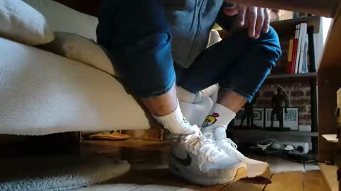 GUILLAUME feet and socks online show from 5, 2, 2025