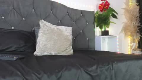 Snapshot of john_and_louis chatting on 19, 7, 2026 John online show from 19, 7, 2026