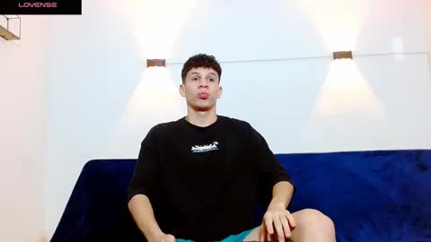 john_ssnow29 online show from 18, 11, 2025