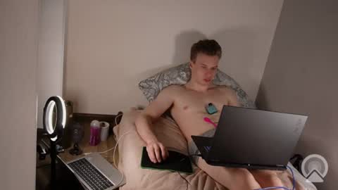Snapshot of johndou1 chatting on 4, 7, 2026 John Dou online show from 4, 7, 2026
