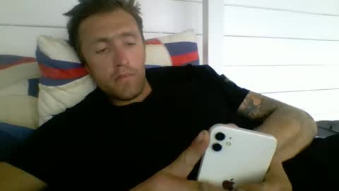 Snapshot of johngiaver3 chatting on 3, 5, 2026 johngiaver3 online show from 3, 5, 2026