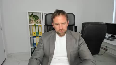 johnnydough82 online show from 6, 12, 2024