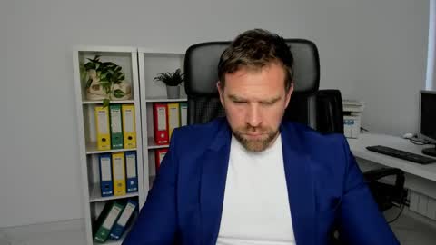 johnnydough82 online show from 12, 12, 2024