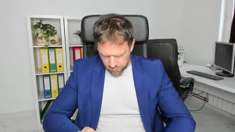 johnnydough82 online show from 13, 12, 2024