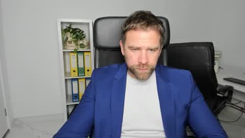 johnnydough82 online show from 15, 12, 2024