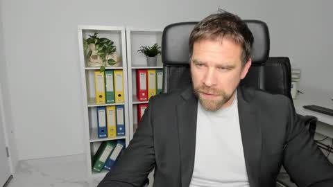 johnnydough82 online show from 17, 12, 2024