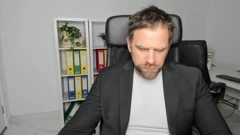 johnnydough82 online show from 18, 12, 2024