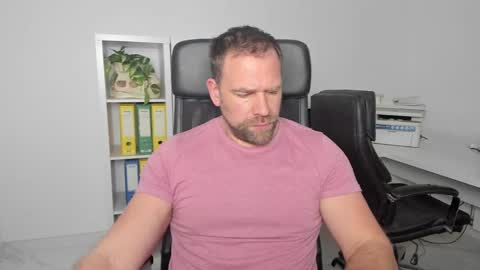 johnnydough82 online show from 8, 1, 2025