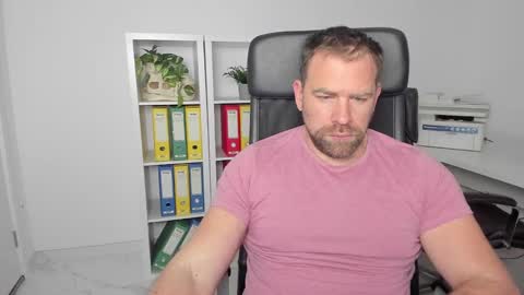 johnnydough82 online show from 9, 1, 2025