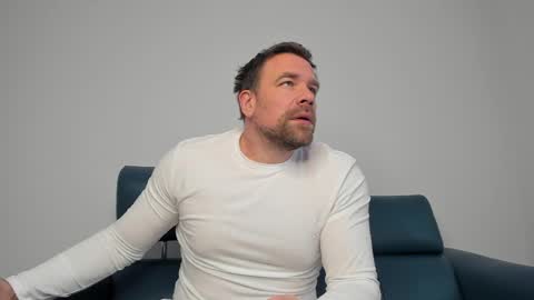 johnnydough82 online show from 22, 2, 2025