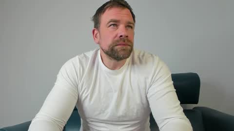 johnnydough82 online show from 4, 3, 2025