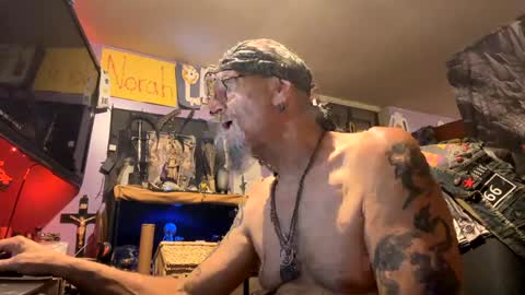 Snapshot of johnnyshung1 chatting on 2, 12, 2024 johnnyshung1 online show from 2, 12, 2024